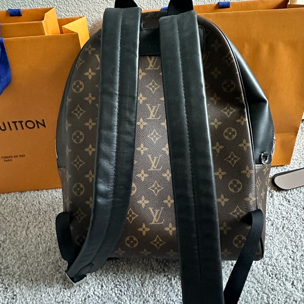 Louis Vuitton Back pack - Picture 3 of 10